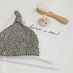 baby mutsje luipaard panter leopard prematuur