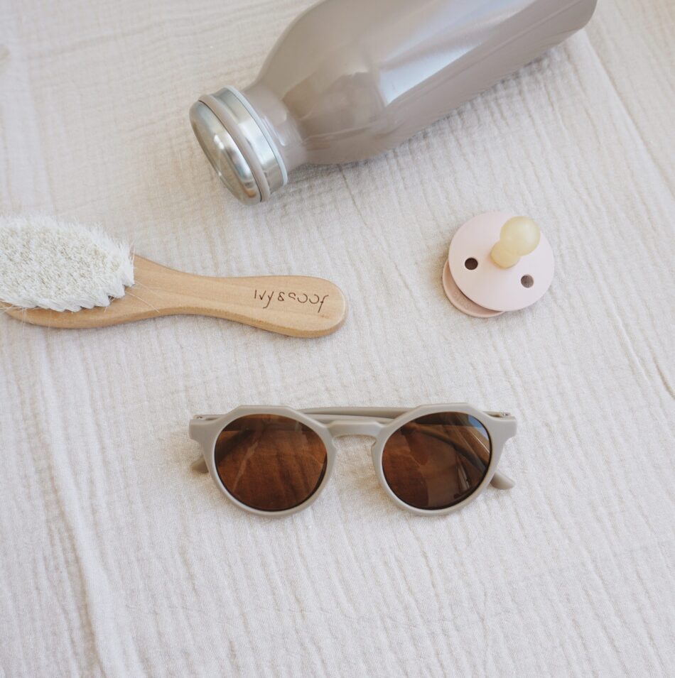 Kinderzonnebril Taupe | Ivy and Soof