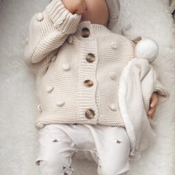 Gebreid Baby Vestje Creme - Babykleding Gebreid - Ivy and Soof