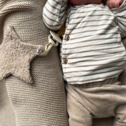 Speendoekje Badstof Velours Taupe - Knuffeldoekje - Babykleding - Geboortepakje - Ivy and Soof