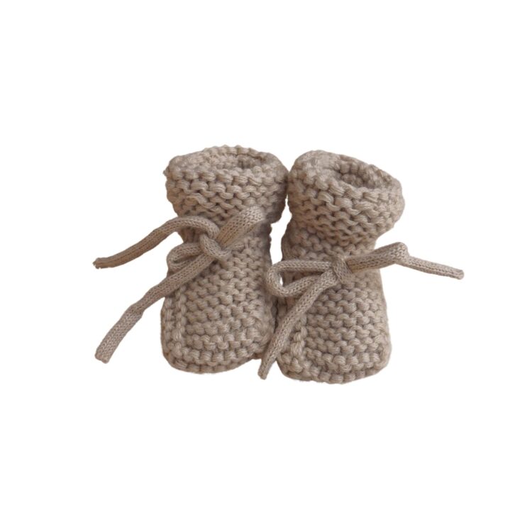 Gebreide Babyslofjes Beige - Baby Slofjes - Newborn Slofjes - Ivy and Soof