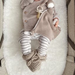 Babykleding Setje - Broekje Streep - Overslag Shirt Velours - Knuffelpopje - Gebreide Slofjes - Ivy and Soof