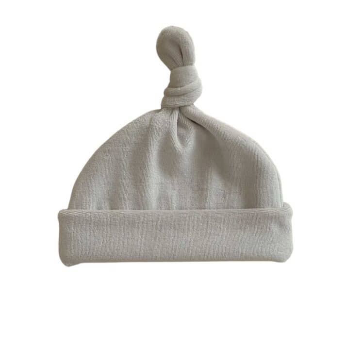 Baby Mutsje Velours Beige - Geboortepakje met muts - Ivy and Soof