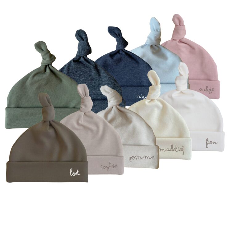 Mutsje met naam bedrukken | Prematuur newborn muts personaliseren | Ivy and Soof