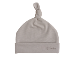 Mutsje met naam Taupe | Geboortemutsje personaliseren | Geboorte pakje met muts | Newborn mutsje prematuur | Ivy and Soof