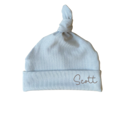 Mutsje met naam baby blauw | Geboortemutsje | Geboortepakje met mutsje | Newborn mutsje personaliseren baby | Ivy and Soof