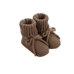 Gebreide babyslofjes chocolade bruin - prematuur slofjes brown kleur - Ivy and Soof